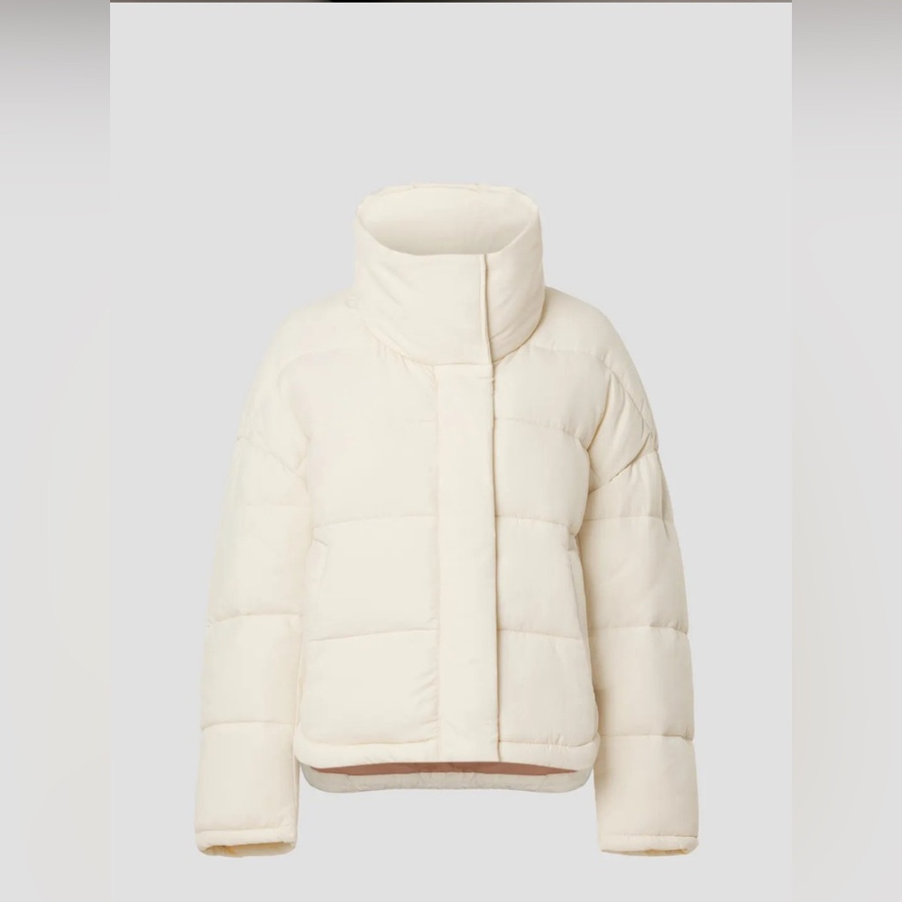 NWT OOFWEAR the Shapes Lab Cream Puffer 9000 Jacket Size XS. Color is Panna. - Picture 5 of 7